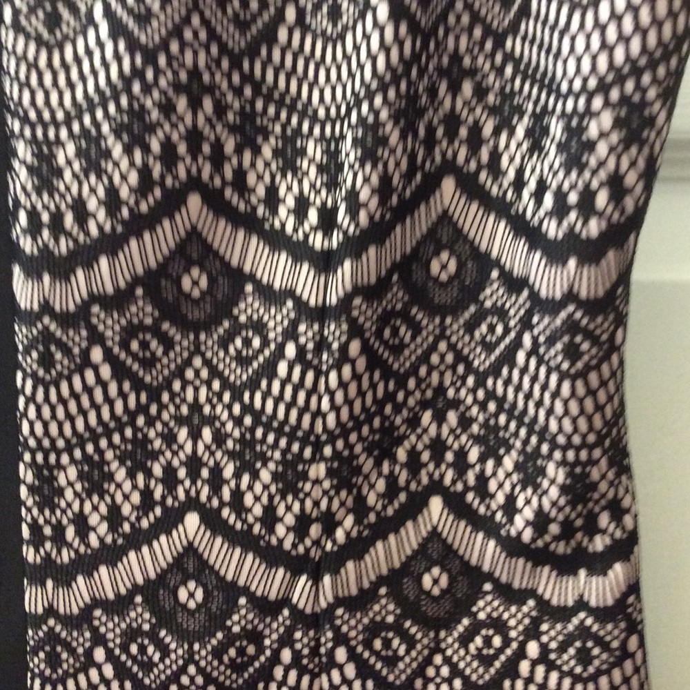 Lace Detail Shift Dress - Picture 3 of 7